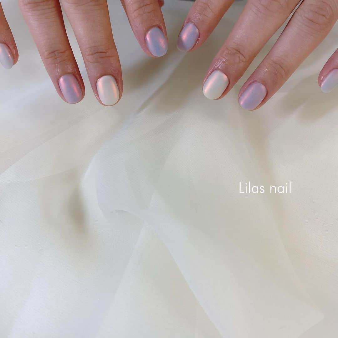 makoのインスタグラム：「* satin color ♡ いつもお洒落なお客様...♡ ありがとうございます🌼 #girlynail #ガーリーネイル #ミラーネイル #glitternail #젤네일 #젤네일아트 #젤네일전문 #フレンチガーリー  #ギンガムチェック #ギンガムチェックネイル #オーダーチップ #ブライダルネイル #ワイヤーネイル  #セルフネイル #스누피네일아트 #左右非対称ネイル #ちょうちょネイル #蝶々ネイル #ヴィンテージネイル #水滴ネイル #オーロラネイル #フレンチネイル #冬ネイル #マットネイル #韓国ネイル #サテンネイル」