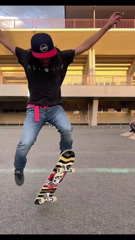 山本勇のインスタグラム：「Another🆕✨ #powellperalta  #bonesbearings #ALLONE #ALLONEJAPAN #HASCO #jacap #mysole #fscom  #goodskates #vantan #vantandesignhighschool #バンタンデザイン研究所 #バンタン #freestyleskateboarding  #isamuyamamoto  #skateboard #skateboarding #スケボー #スケートボード #skatecrunch  #skatecrunchmag  #braillskateboarding #skateeverydamday #metrogrammed  #berrics #redbull @powellperalta @vantan_sk8design  @vantandesigninstitute  @all_one_universe @all_one_japan @jacap.junior_athlete  @hascoskate  @berrics」