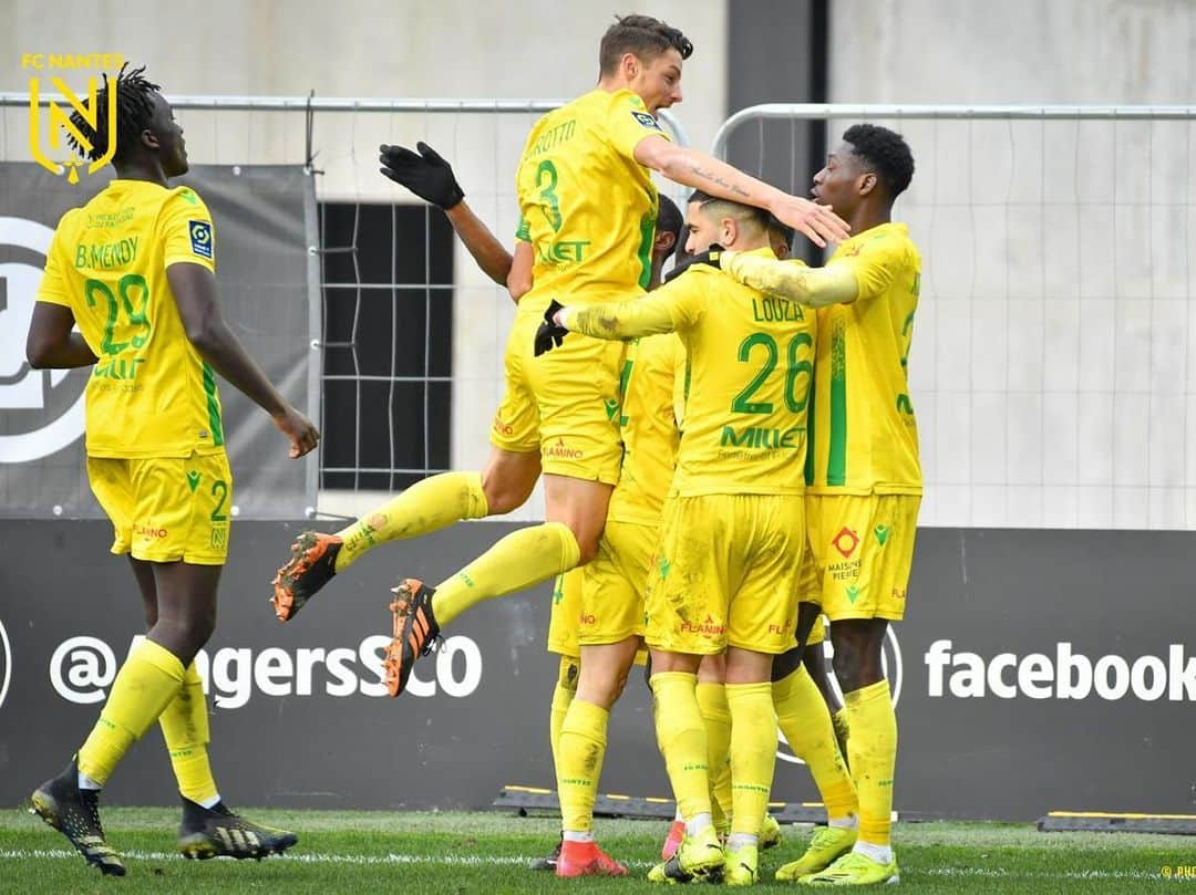 アンドレイ・ジロットのインスタグラム：「💪🏼🙏🏼💚💛@fcnantes」