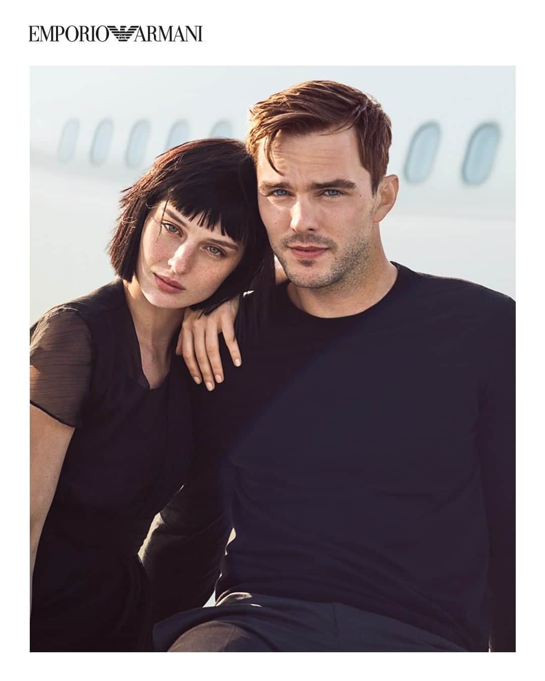 Armani Officialさんのインスタグラム写真 - (Armani OfficialInstagram)「Feel the romance with @armanibeauty with @nicholashoult and @opheliamillaiss.  #ArmaniBeauty #StrongerWithYou #BecauseItsYou」2月17日 0時15分 - emporioarmani