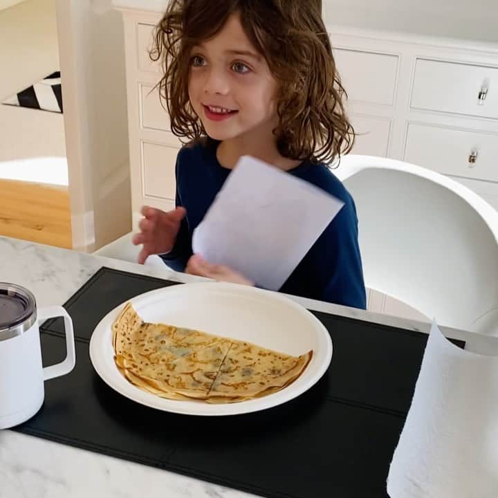 レイチェル・ゾーのインスタグラム：「Love and science 🧐🫀..A weekend filled with endless #Valentines and #Anniversary love feeling extra #grateful and emotional 😭 🙏🏻 ..#familyiseverything #boymom ..XoRZ」