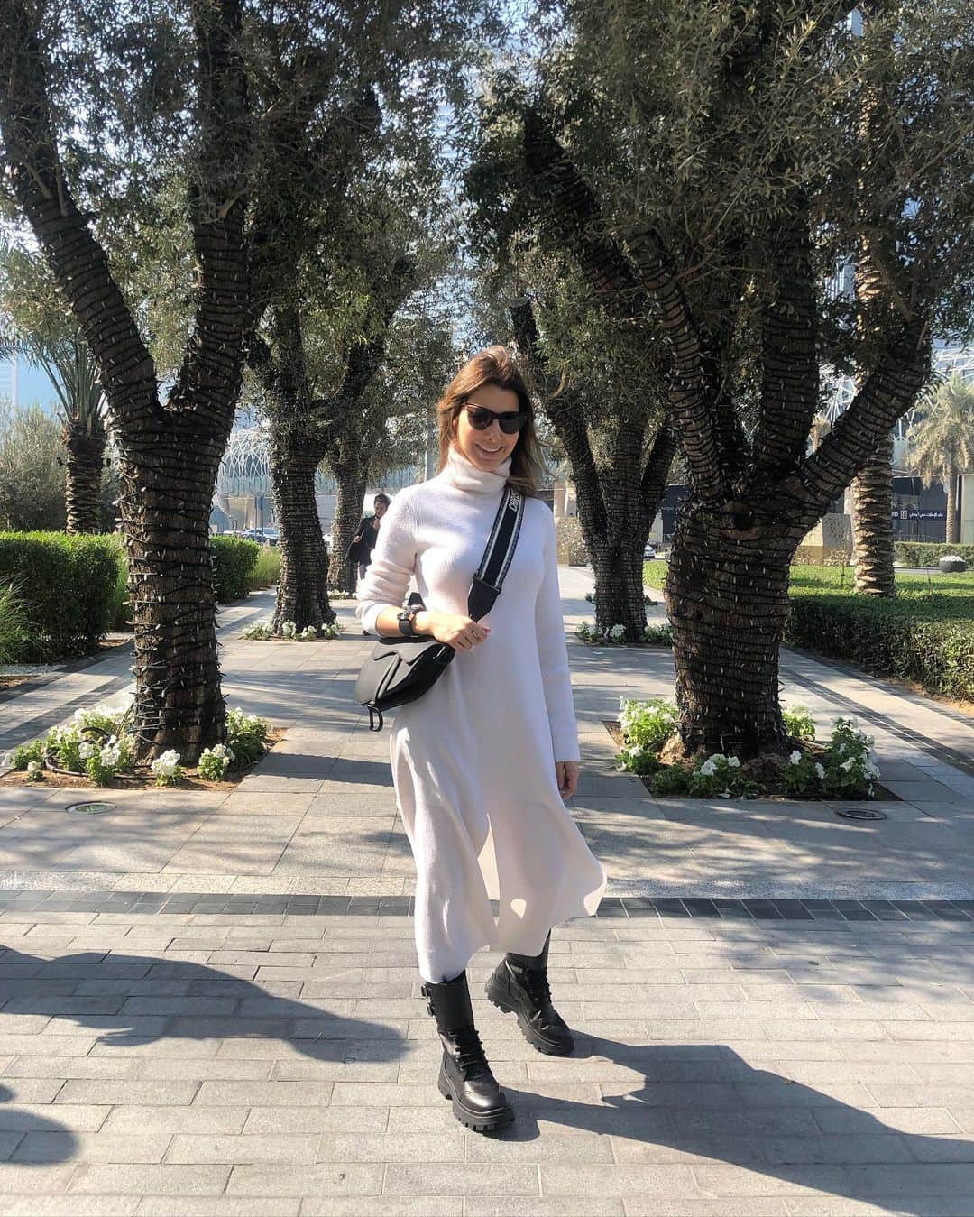 ナンシー・アジュラムのインスタグラム：「Positive vibes🤍 #Dubai #myDubai」