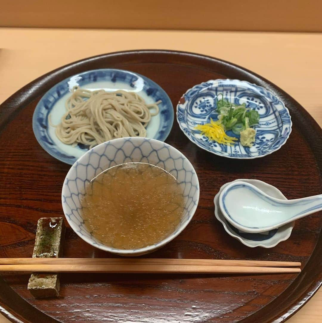 沢瀉美緒さんのインスタグラム写真 - (沢瀉美緒Instagram)「※ Delicious Japanese dishes 💛 . ◆蟹の昆布締め ◆からすみ餅 ◆甘鯛の菜の花餡 ◆モロコ ◆すっぽんの炭火焼き ◆鴨葱鍋からの鴨蕎麦 . はぁ〜美味しかった💛 . 次は松茸かな？ . . #松川 #間人蟹 #japanesecuisine #日本料理 #懐石料理」2月17日 0時31分 - mio_omodaka