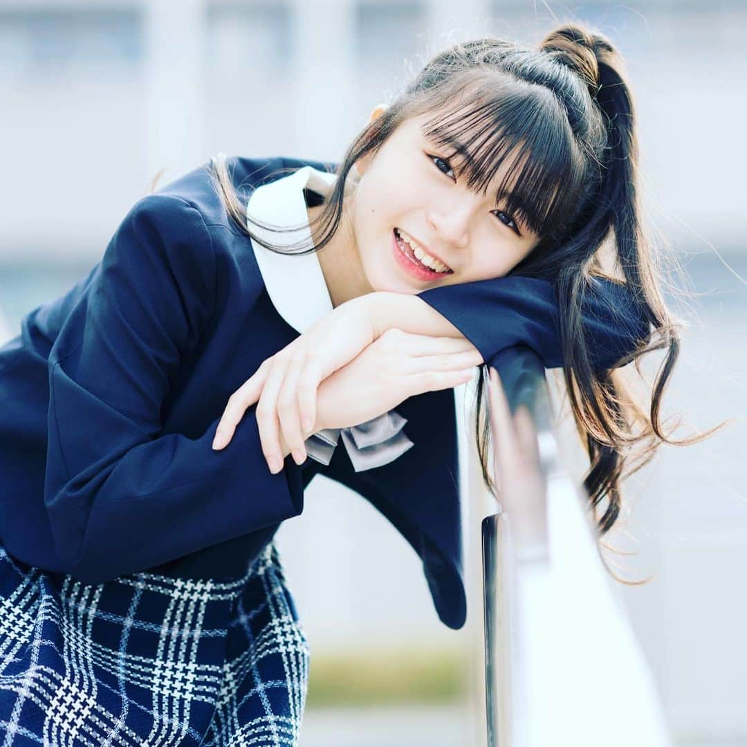 大里菜桜さんのインスタグラム写真 - (大里菜桜Instagram)「アイドル気分😂いつもあまりしないようなサイドを残して高めのポニーテールにしてみたらアイドルっぽくなった気がする😍なんて言ったら本当のアイドルの人に違うよって怒られそうだけど💦 気分だけそんな感じでワクワクで過ごせた一日😍❤️   #アイドル＃なんちゃって＃高めのポニーテール#卒服#Cupop#大里菜桜#ニコ☆プチ＃プチモ#さぬき映画祭2021」2月16日 16時21分 - naooosato