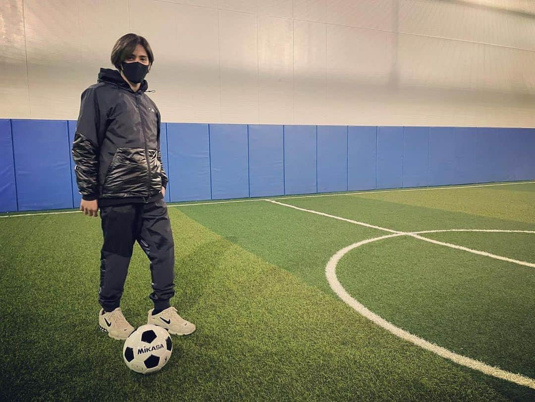 神谷健太さんのインスタグラム写真 - (神谷健太Instagram)「Love football ⚽️ I can't choose⚽️🥺⚾️」2月16日 16時24分 - kenta.kamiya_