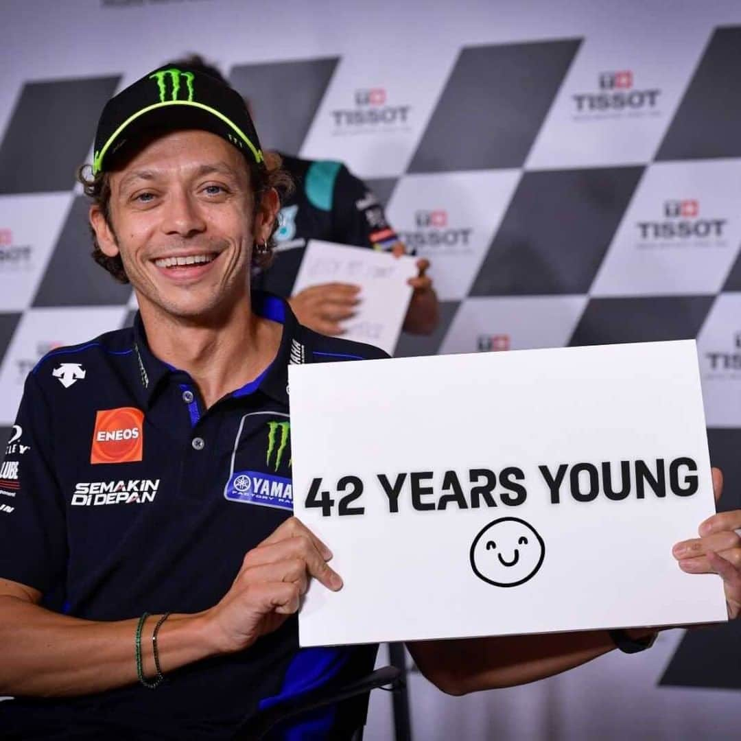 MotoGPさんのインスタグラム写真 - (MotoGPInstagram)「Tanti auguri @valeyellow46 🎂 Join us in wishing a big Happy Birthday to The Doctor 🎈 Enjoy your day, Vale!🎉 #MotoGP #VR46 #ValentinoRossi #Rossi」2月16日 17時00分 - motogp