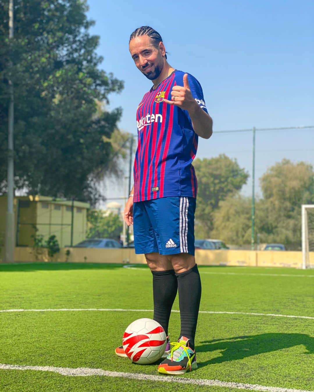 ショーン・ガルニエのインスタグラム：「PSG or BARÇA tonight ? ⚽️✅ #Football #Barcelona #PSG #Seangarnier #Urbanballer」