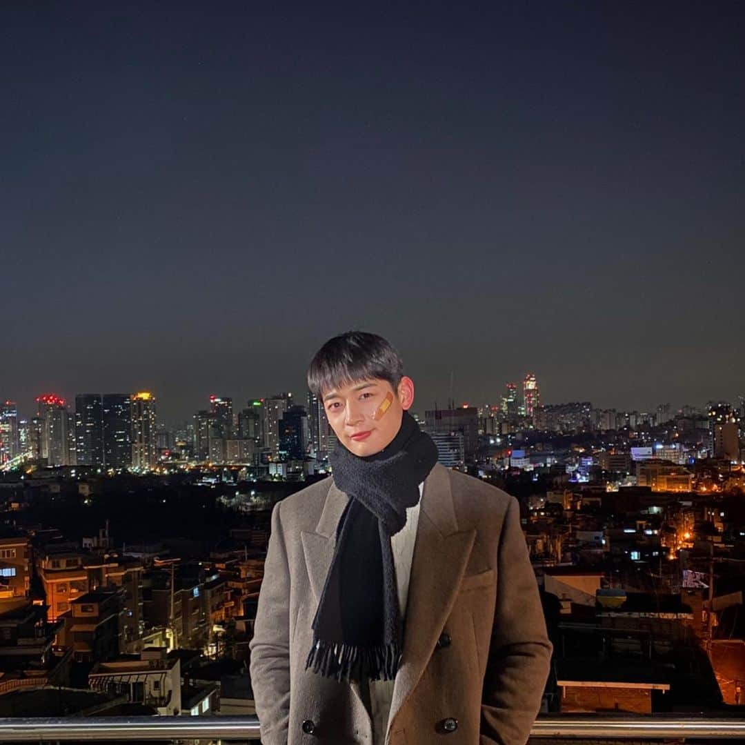 チェ・ミンホさんのインスタグラム写真 - (チェ・ミンホInstagram)「good bye. lovestruck in the city 👏 [ winter, a deep night,  seoul ]」2月16日 17時28分 - choiminho_1209