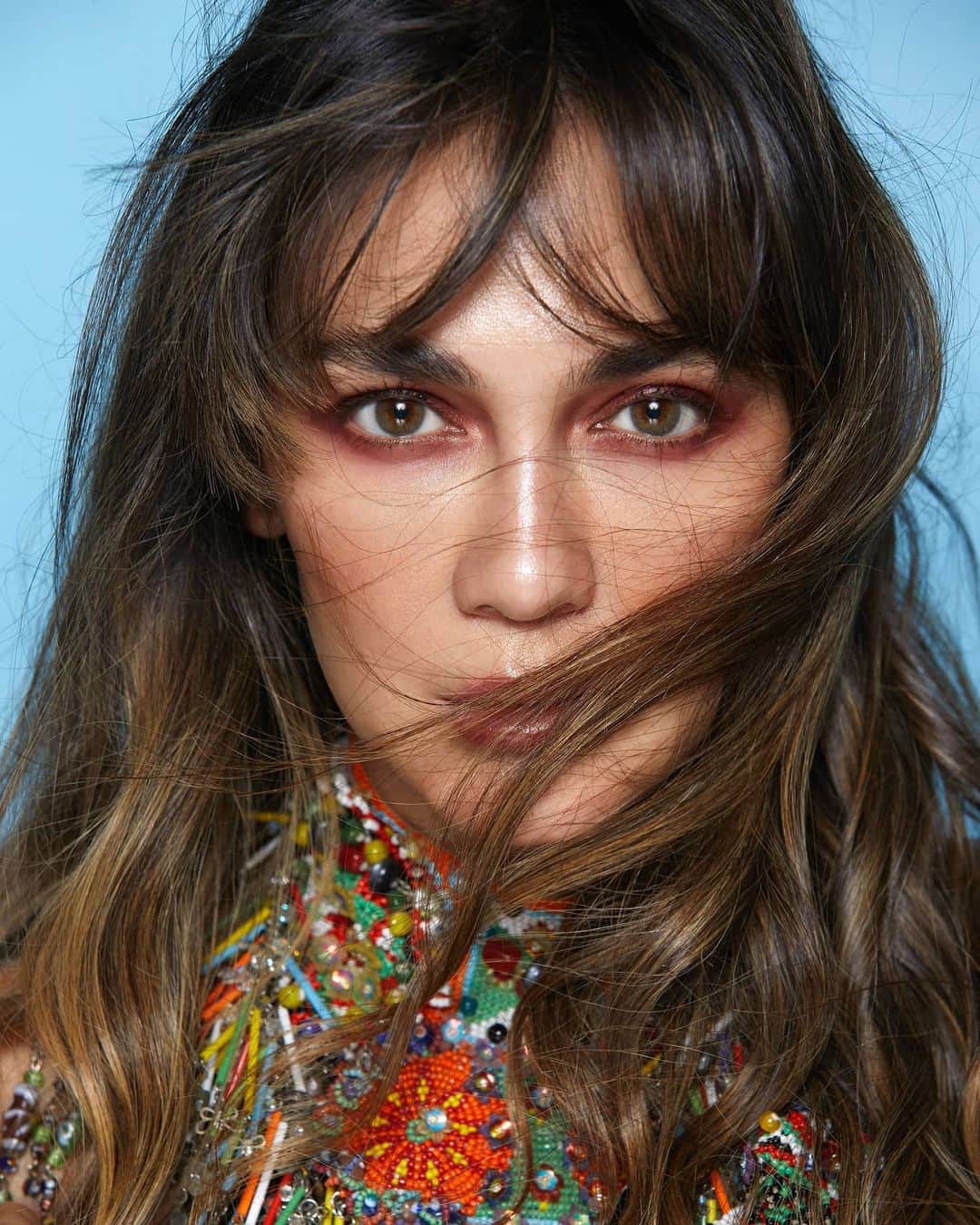 ルナ・マヤのインスタグラム：「Wearing @rinaldyyunardi @theclique.hk ( Bubah Collection ) shoot @ny.works  mua dan beauty director @bubahalfian lips using @namabeauty.co hair @yezhadjohair   #makeup #beauty #celebrity #lunamaya」