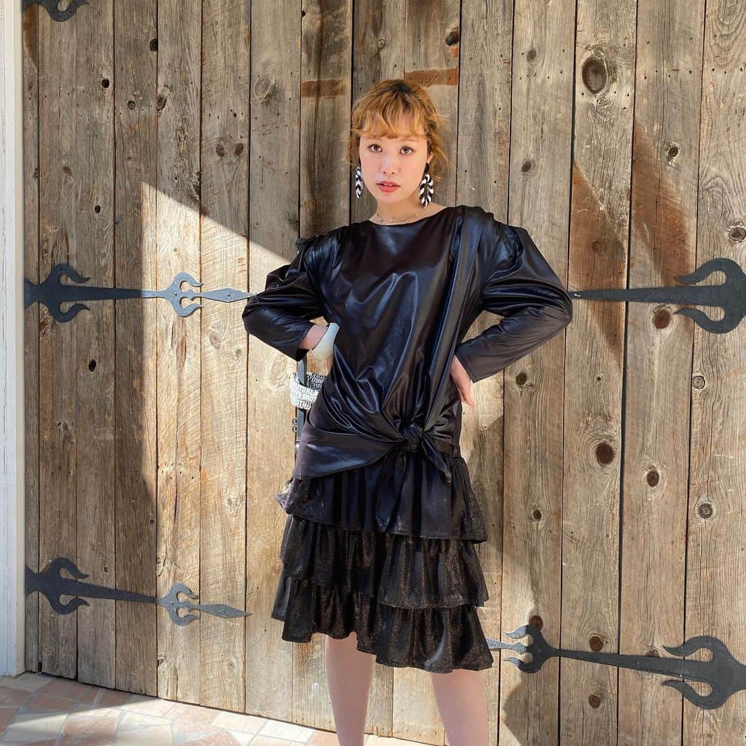 PUNK CAKEのインスタグラム：「•80s black tiered dress  #punkcake  #vintage #vintageclothing  #80sfashion  #古着 #古着コーデ  #古着女子 #レディース古着　 #原宿 #harajuku  #harajukufashion  #原宿古着屋 #東京古着屋  #古着屋巡り #古着通販」