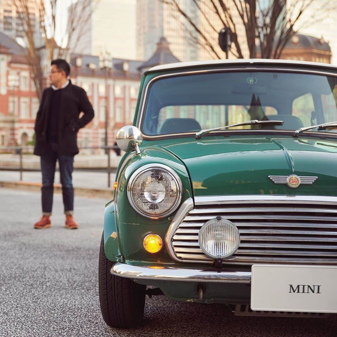 MINI Japanさんのインスタグラム写真 - (MINI JapanInstagram)「⁣ 見慣れた風景のはずだけど、一歩外に出てみると、車窓とは違う景色が広がっていた。日常に、新鮮な風を吹き込むドライビング。⁣ ⁣ #MINIJapan #MINI旅 #ClassicMINI #東京 #東京駅⁣⁣」2月16日 17時50分 - mini_japan