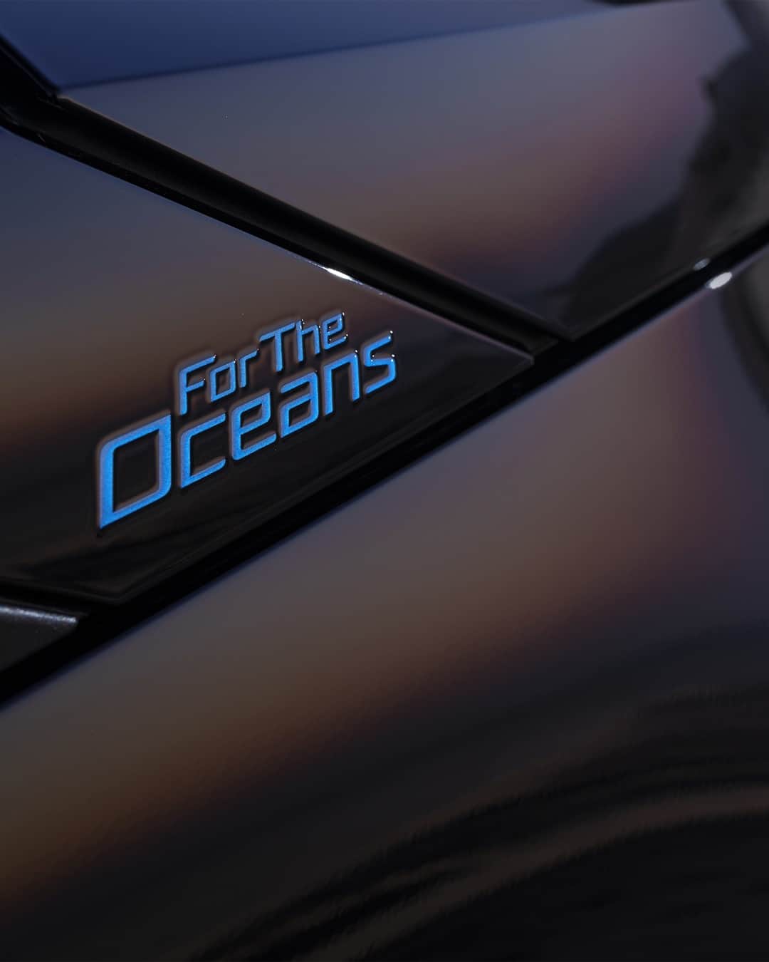 BMWさんのインスタグラム写真 - (BMWInstagram)「The pearl of the oceans.  The BMW i3 For the Oceans Edition. #THEi3 #BMW #i3 #BMWi #BornElectric @bmwi __ BMW i3s: Power consumption in kWh/100km: 14.6–14.0 (NEDC); 16.6–16.3 (WLTP), Electric range in km: 283–278 (WLTP). Further information: www.bmw.com/disclaimer   184 hp, 135 kW, 270 Nm, Acceleration (0-100 km/h): 6.9 s, Top speed (limited): 160 km/h.」2月16日 18時00分 - bmw