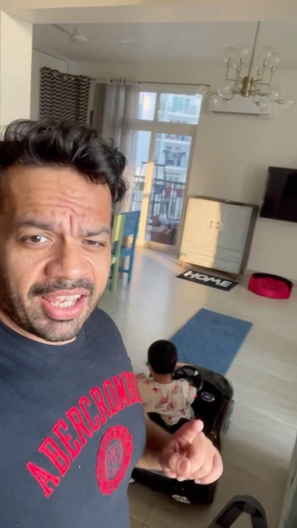 Gaurav Tanejaのインスタグラム：「Humari Pawri  Music @yashrajmukhate」