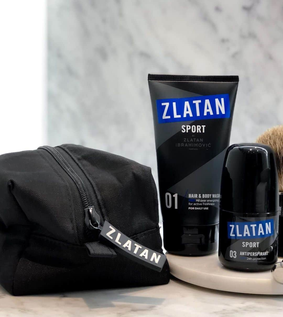 Zlatan Ibrahimović Parfumsのインスタグラム：「ZLATAN SPORT PRO Hair & Body Wash and Antiperspirant Deoroll in a stylish wash bag 💙  The products have an invigorating, sporty scent with a warm and spicy undertone of masculine depth and character. Perfect to bring to the workout or get-away.  #zlatansport」