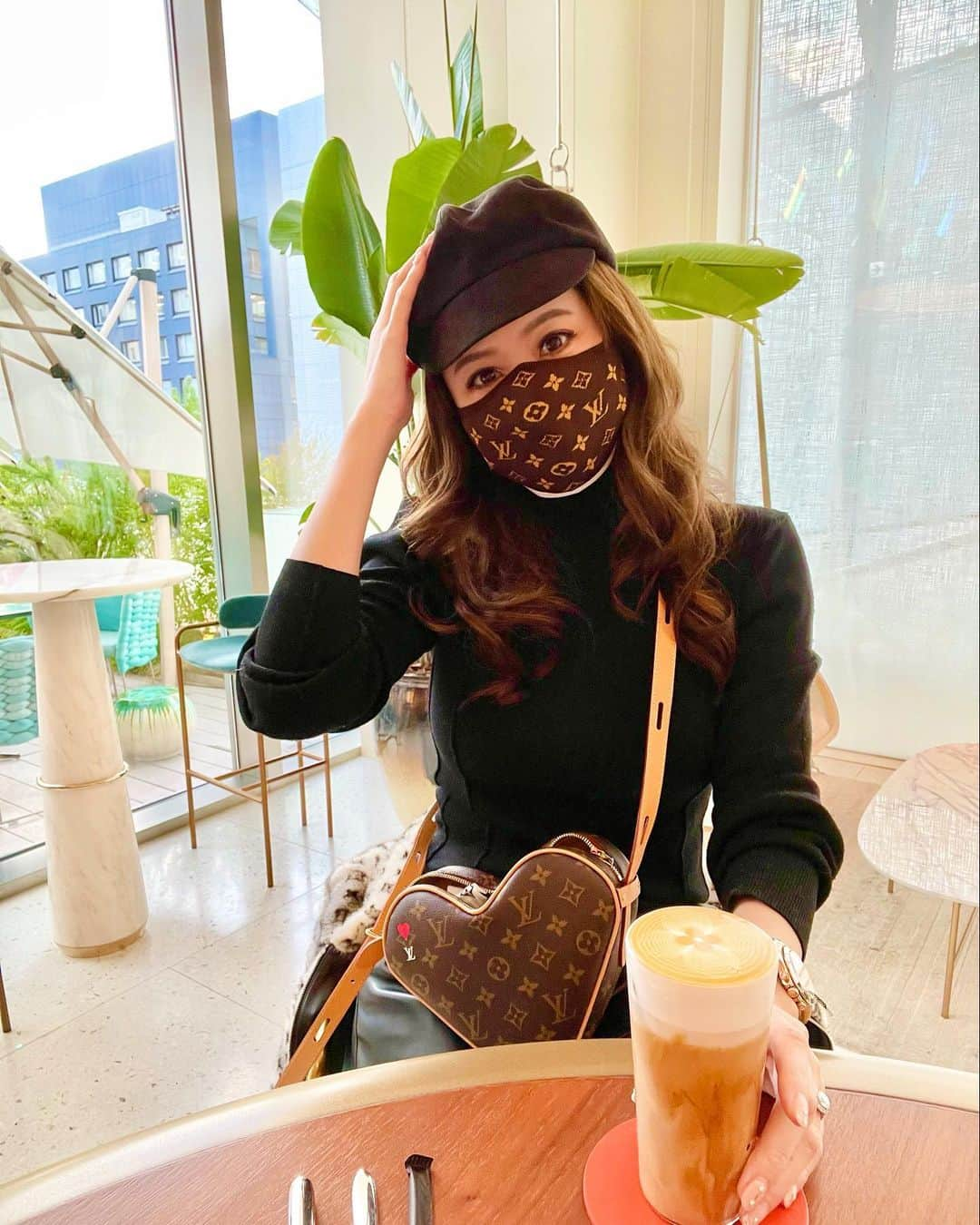 平山美春さんのインスタグラム写真 - (平山美春Instagram)「@louisvuitton ‘s mask😷💛 . #louisvuitton #mask」2月16日 18時21分 - miharuhirayama