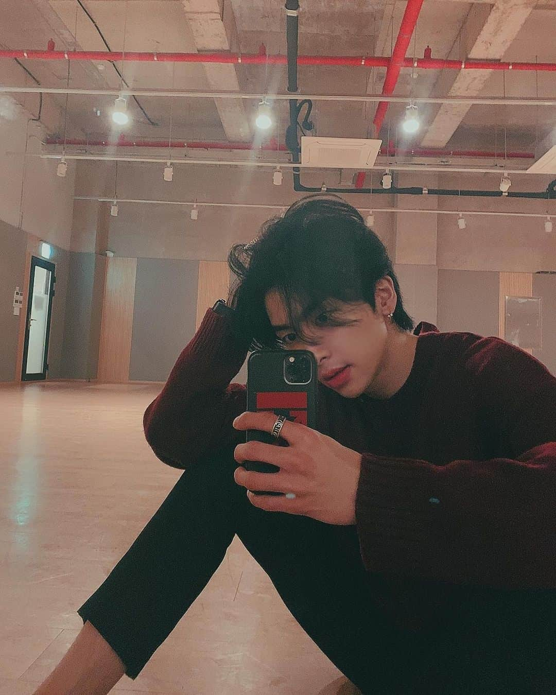 UP10TIONのインスタグラム：「🤎🤎🤎 #샤오 #xiao」