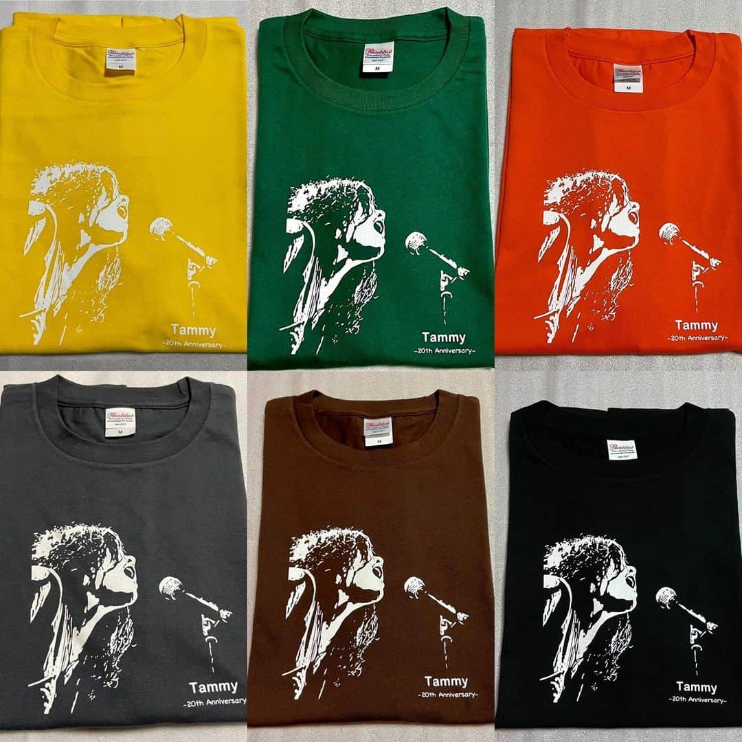 Tammyのインスタグラム：「20周年アニバーサリーTシャツ、しばらく在庫切れでしたが入荷しましたっ❣️😭  新色のデイジーとデニムも登場です✨  https://tammy.theshop.jp  めっちゃ可愛いです。。笑  是非とも皆さん、私とお揃いのTシャツをゲットして温もりを感じて下さいね♪笑  トートバッグの追加はもう少しかかるかもですが、入荷したらお知らせします😊  デジタル商品(音や映像や写真とか)もここでは発表出来るので、  いつかこのTammy ⭐️ Shopでも皆さんにお届け出来たらと思います♪  新曲とかもね(^^)  Tammy ⭐️ Shopを作ってもらって、早2か月。  ツアーには出れませんが、グッズやCDやチケット等をここでは販売しています。  コツコツがんばります。  是非チェックして下さいね❤️  【Tammy ⭐️ Shop】 https://tammy.theshop.jp ↑InstagramプロフィールのHPのURLからShopへリンクで飛んで下さいね。  #Tammy #Tammyyanen #photo #シンガーソングライター #唄 #ギター #singer #songwriter #guitar #artist  #music #song #恩学 #音楽 #live #love #life #20周年 #20th #anniversary #Tシャツ #tshirt  #入荷 #新色 #cute #グッズ #CD #shop #Base #チェックしてね」