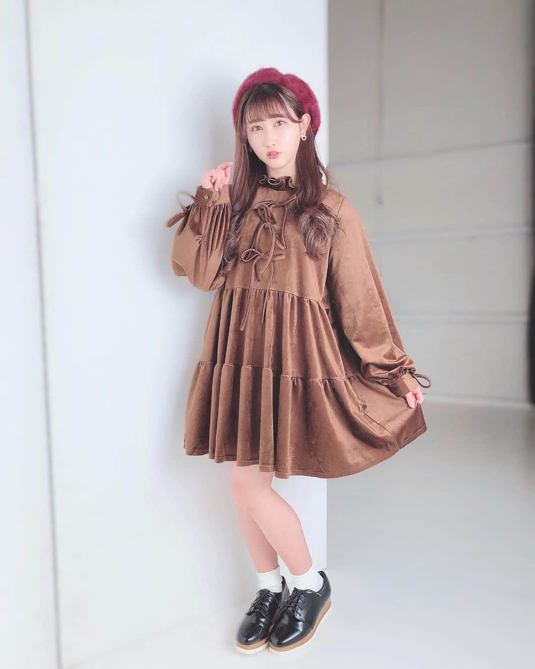 山本杏奈さんのインスタグラム写真 - (山本杏奈Instagram)「🍫❤️🍫  生写真のオフショット〜  いつもかわいいお洋服を着させて頂けて。 かわいいアクセサリーも身につけて。  幸せです💝」2月16日 18時33分 - yamamoto_anna_