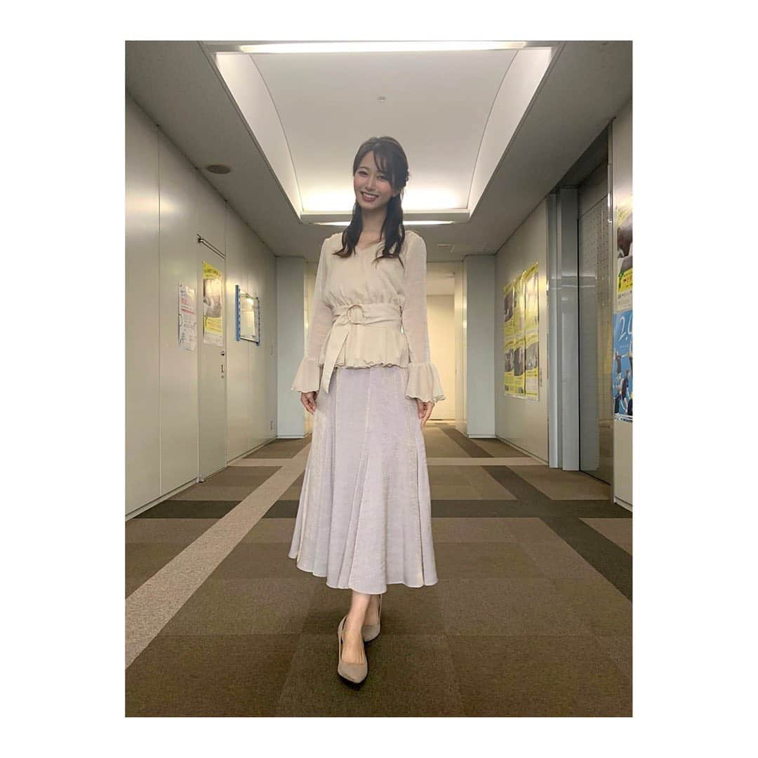 海老原優香さんのインスタグラム写真 - (海老原優香Instagram)「衣装が春めいてきました🌸  #春 #衣装」2月16日 18時35分 - ebioffi