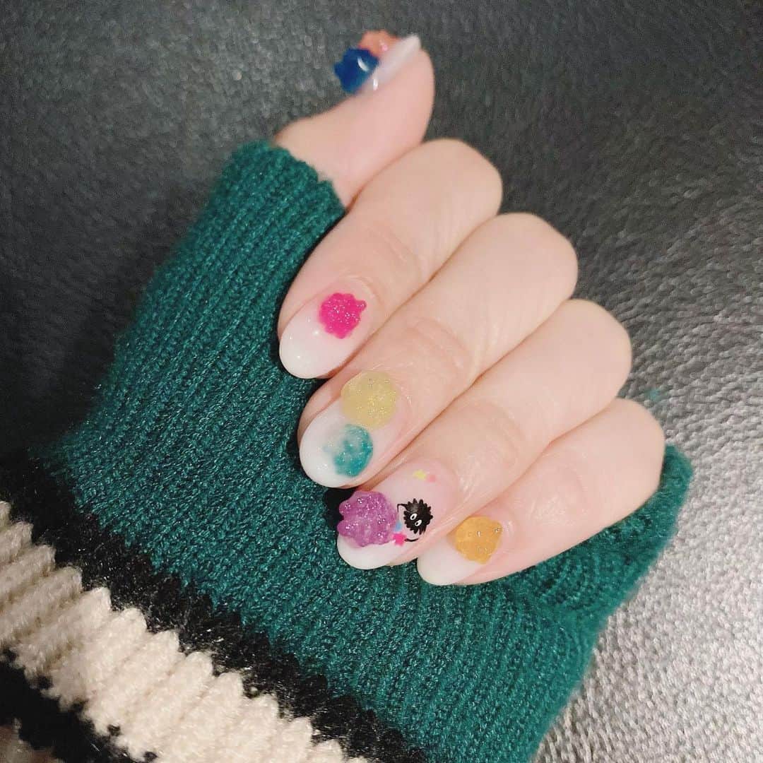 Marinaさんのインスタグラム写真 - (MarinaInstagram)「New nail🍬  金平糖👅 with ちゃっかりちっこいの♡  #nail #newnail #nailart #instanails #ネイル #magneticnails #rosenails #black #マグネットネイル #金平糖ネイル #なかやまちえこ さん」2月16日 18時45分 - aldiousmarina