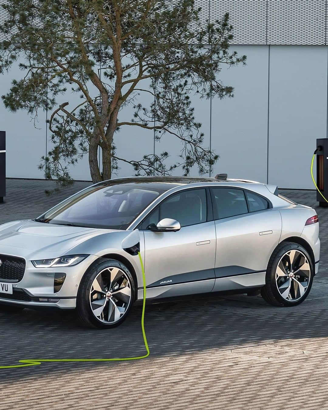 Jaguarさんのインスタグラム写真 - (JaguarInstagram)「Hybrid power or all-electric? The #Jaguar PACE family is now electrified.   #FPACE #IPACE #EPACE #Premium #Luxury #Performance #SUV #EV #BEV #PHEV #MHEV #Hybrid #AWD #ElectricCars #Technology #CarsofInstagram"」2月16日 18時53分 - jaguar