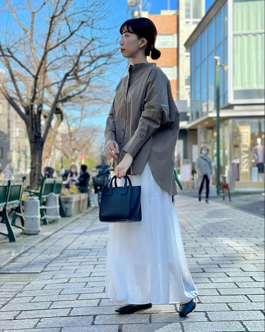 green label relaxing 自由が丘店さんのインスタグラム写真 - (green label relaxing 自由が丘店Instagram)「【WOMEN's Styling】 . staff Nishitani @_kyon1110_  . . shirt 〈SACRA〉 3611-599-1711 ¥23,000+tax . skirt 〈SACRA〉 3624-599-2068 ¥29,000+tax . bag 3532-343-1188 ¥9,000+tax . shoes 3631-199-1589 ¥8,900+tax . . ▫️営業時間 11:00-19:00 . . ☎︎03-5731-8531 お電話にて通販も承っております。 .  #unitedarrows  #ユナイテッドアローズ #greenlabelrelaxing  #グリーンレーベルリラクシング #jiyugaoka #自由が丘 #sacra  #instafashion #styling #ootd  #glr_jiyugaoka_snap #glrsnap #glrsnap_women」2月16日 18時59分 - glr_jiyugaoka