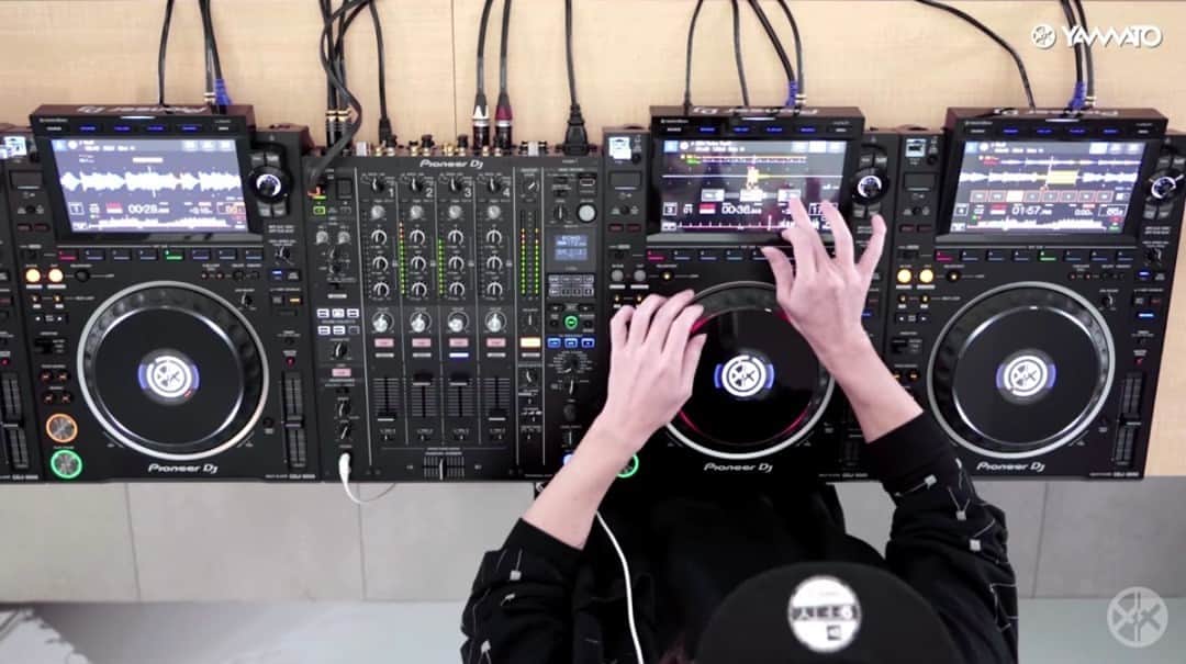 のインスタグラム：「Yamato、CDJ-3000を使ったテクニック紹介動画を10週間連続で公開！⁠ ⁠ 第1回目はCDJ-3000に新たに登場した機能「KEY SHIFT」を紹介。 #CDJ3000⁠ ⁠ link in bioからチェック」