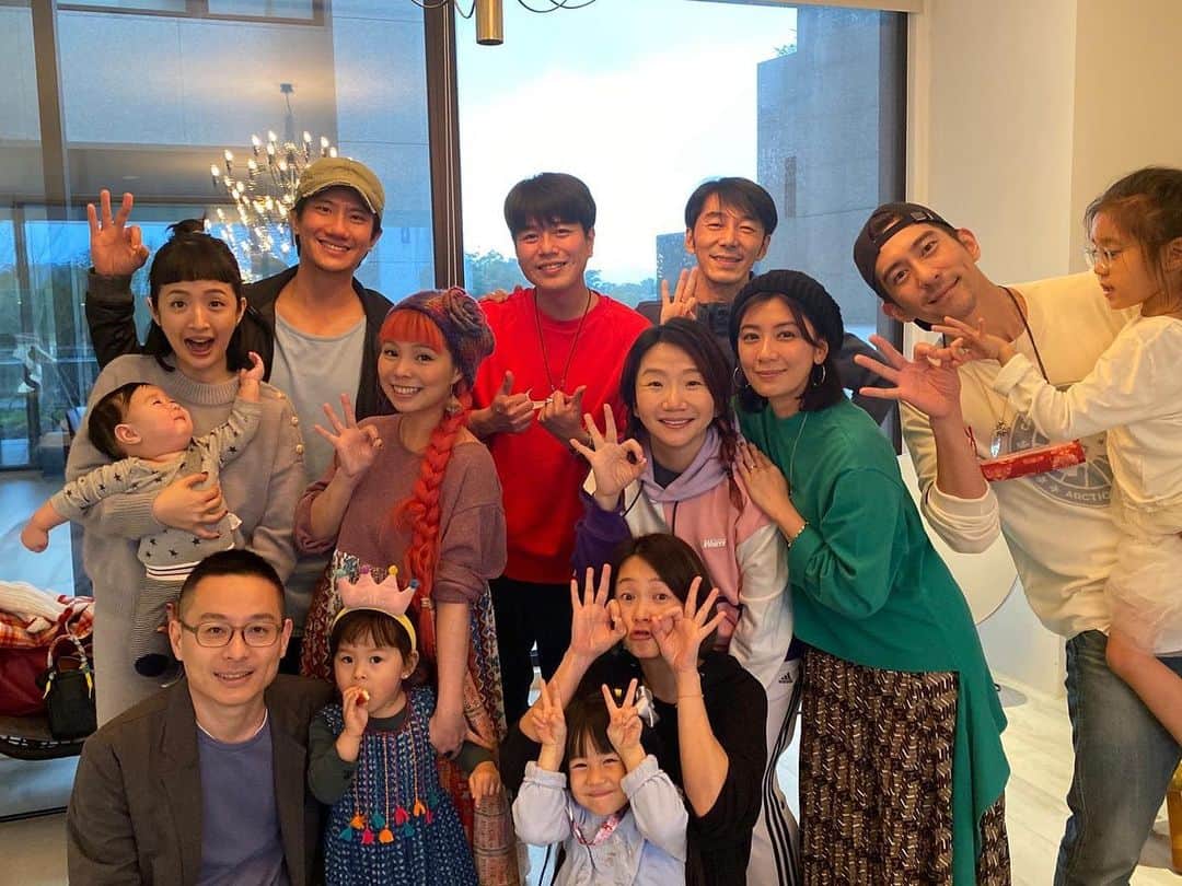 のインスタグラム：「初三和這一群人一起度過情人節～🤣」