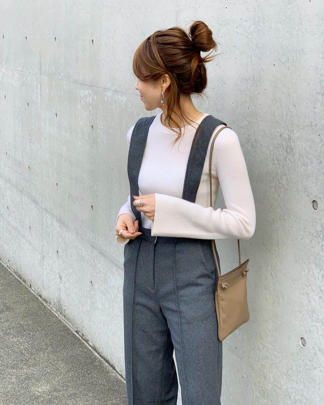 kazumint20さんのインスタグラム写真 - (kazumint20Instagram)「Suspenders pants .  ポカポカだった日❀ ❀ たまにはサロペット☻  もっと暖かくなったらボーダーにもあわせたい❤︎.  . . tops  @ronhermanstore @demyleeny  pants @day_and_grade  2/23〜 bag  @hermes  . . . #fashion#instafashion#coordinate#dayandgrade#demylee#コーディネート#サスペンダーパンツ#デイグレ#シンプルコーデ#大人カジュアル」2月16日 19時12分 - kazumint20