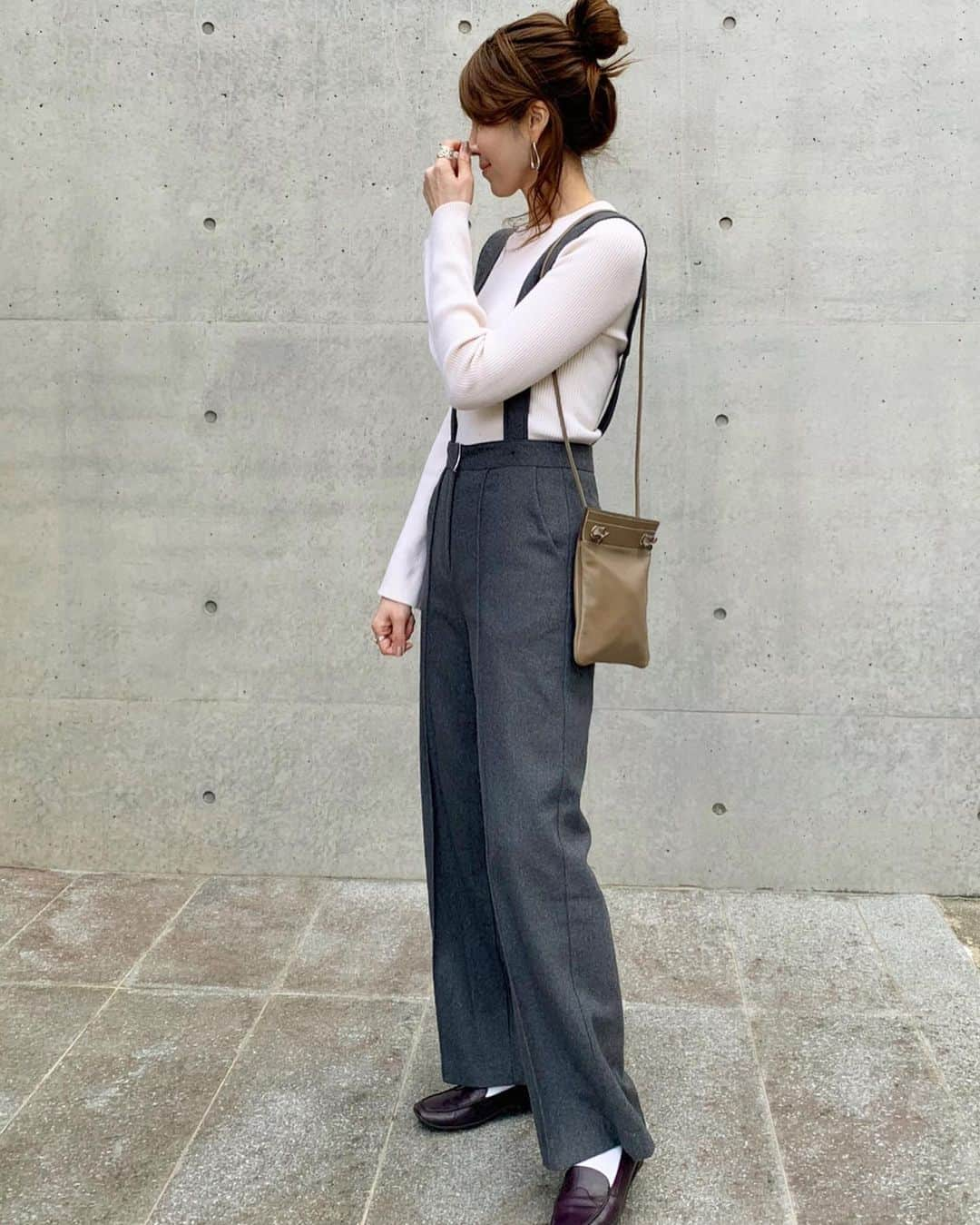 kazumint20さんのインスタグラム写真 - (kazumint20Instagram)「Suspenders pants .  ポカポカだった日❀ ❀ たまにはサロペット☻  もっと暖かくなったらボーダーにもあわせたい❤︎.  . . tops  @ronhermanstore @demyleeny  pants @day_and_grade  2/23〜 bag  @hermes  . . . #fashion#instafashion#coordinate#dayandgrade#demylee#コーディネート#サスペンダーパンツ#デイグレ#シンプルコーデ#大人カジュアル」2月16日 19時12分 - kazumint20