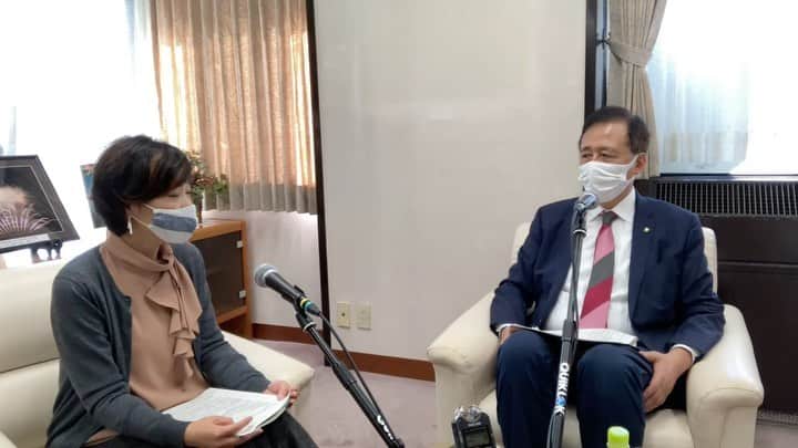 小谷あゆみのインスタグラム：「#畑の力らららラジオ で世田谷区・保坂区長にインタビュー❗️ 都市農業の意義について伺い、「区長も一緒に野菜づくりしましょうよー」との問いかけになんと返ってきた答えは〜⁉︎動画見てね❣️世田谷から農ライフをはじめよう♪ #JA世田谷目黒 3/4（木）11時～FM世田谷で　 #ベジアナ」