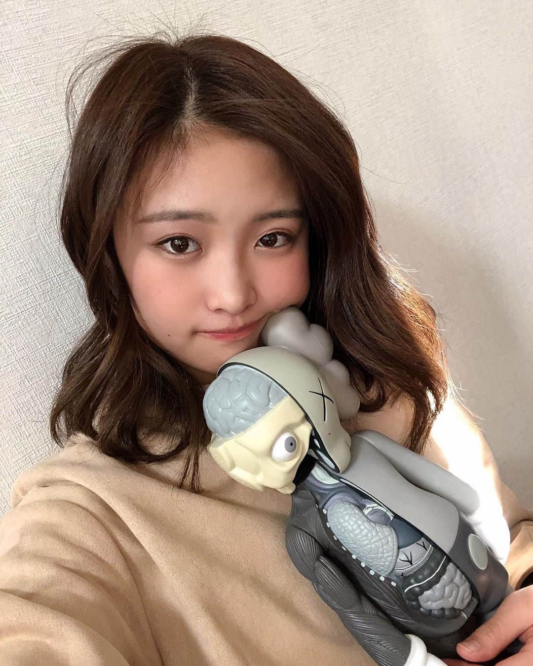 石井美音奈のインスタグラム：「みんながしてる美容ケアは？！」