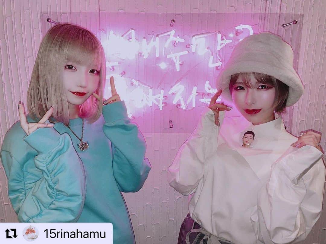病夢やみいのインスタグラム：「だいすきなタンバムにだいすき人たちを連れて行った💭甘い夜🍯🌙  #Repost @15rinahamu with @make_repost ・・・ やみいちゃんと﻿ 西麻布タンバム﻿ @tanbam_nishiazabu  に行ってきたよ♡﻿ ﻿ 梨泰院クラス感﻿ 味わえて最高だった‪~‬!!﻿ ﻿ 梨泰院クラス最近ネトフリで﻿ 一気見しちゃったんだけど﻿ 面白かった⸝⋆﻿ ﻿ はやく韓国いきたいなあ🇰🇷﻿ ﻿ ﻿ ꙳coordinate꙳﻿ tops : MSGM﻿ @msgm @msgm_tokyo  necklace：GUCCI @gucci  ﻿ ﻿ #梨泰院クラス #韓国 #ソウルカフェ #韓国ファッション #얼스타그램 #셀스타그램 #옷 #오오티디 #코디스타그램  #메이크업 #tokyo #photo #Japanesegirl #follow #style #instalove #cy8er  #idol #newhair #hair #haircolor #silverhair ﻿」