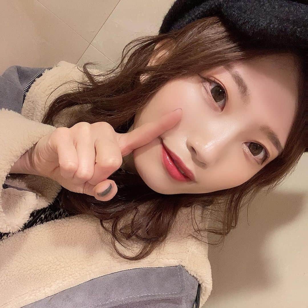 石原美沙紀のインスタグラム：「紹介して頂きTHESALON 渋谷店さんにて人生初の眉毛を整えてもらいました💖とっても綺麗に仕上げて頂いてうれしい☺️✨眉の輪郭がとても綺麗になり左右差も整えてもらいました！#instagood #instalike #instafashion #japanesegirl #cute #自撮り #自撮り女子  #ガーリー  #アイドル #地下アイドル #今日のコーデ #ファッション #selfie #followｍe #likeforlikes  #ピンクヘアー #ピンクブラウン #ヘアアレンジ #ヘアスタイル #サロンモデル #salon #salonmodel #眉サロン　#眉毛」
