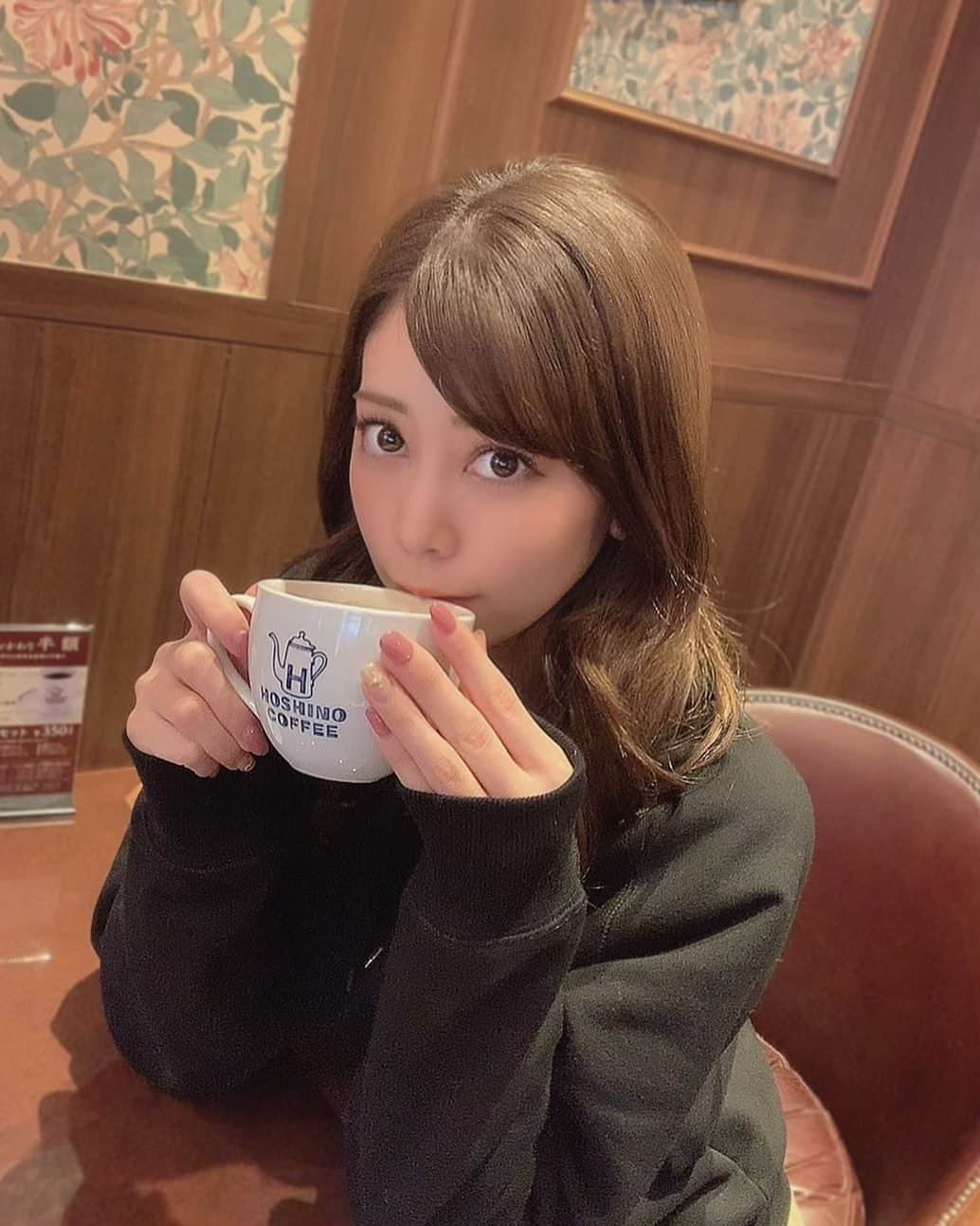 薄井美樹のインスタグラム：「．      カフェオレ好き過ぎて 寝る前にも飲んじゃう🥺💕     ．」