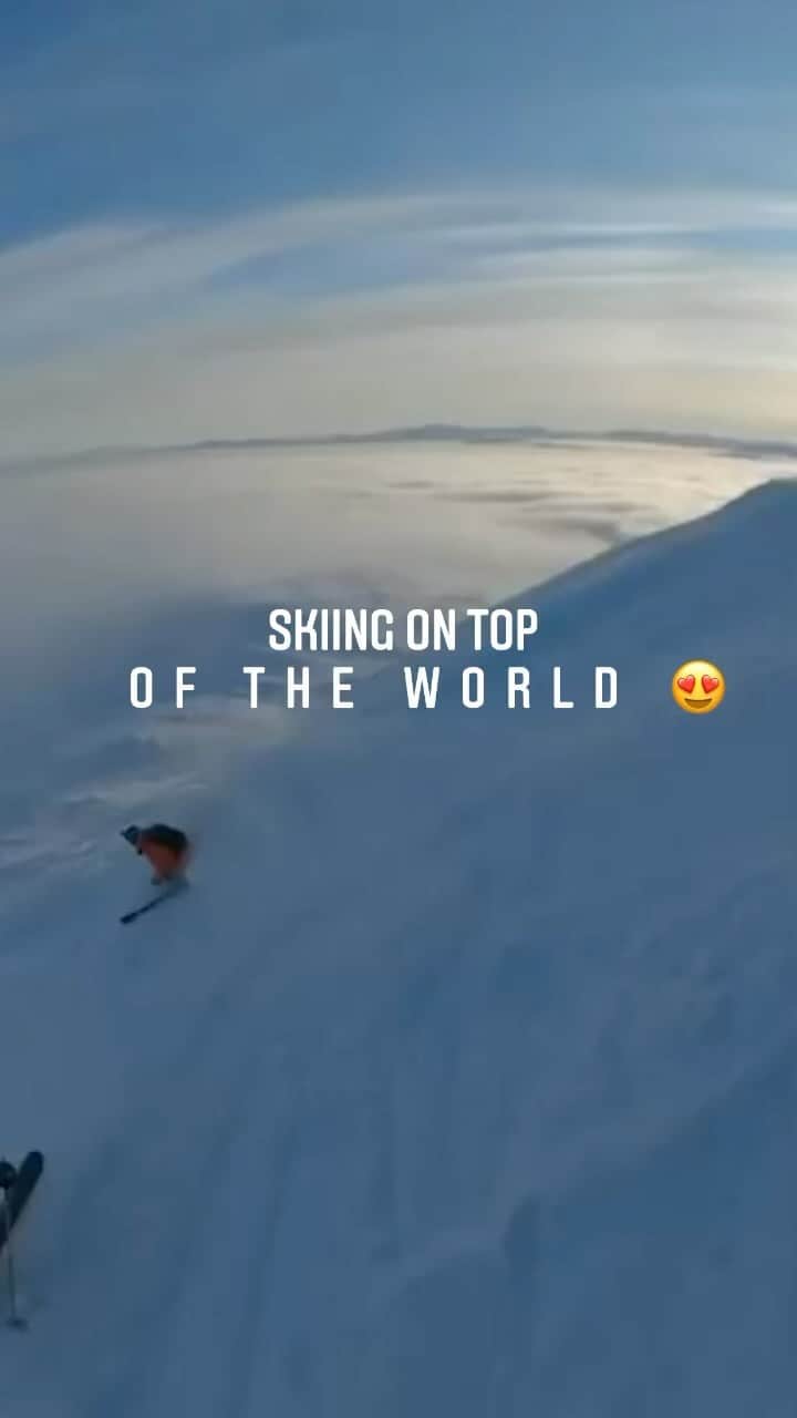 レッドブルのインスタグラム：「woah 😍  #redbull #givesyouwiiings #ski #skiing #snow #slopes #heaven」