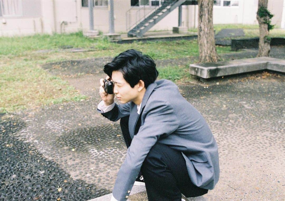 鈴木仁のインスタグラム：「. ドラマ「ホリミヤ」今夜スタート。 mbs : 深夜0:59〜 tbs : 深夜1:28〜  少し遅い時間ではありますが ぜひご覧ください！  #ホリミヤ」
