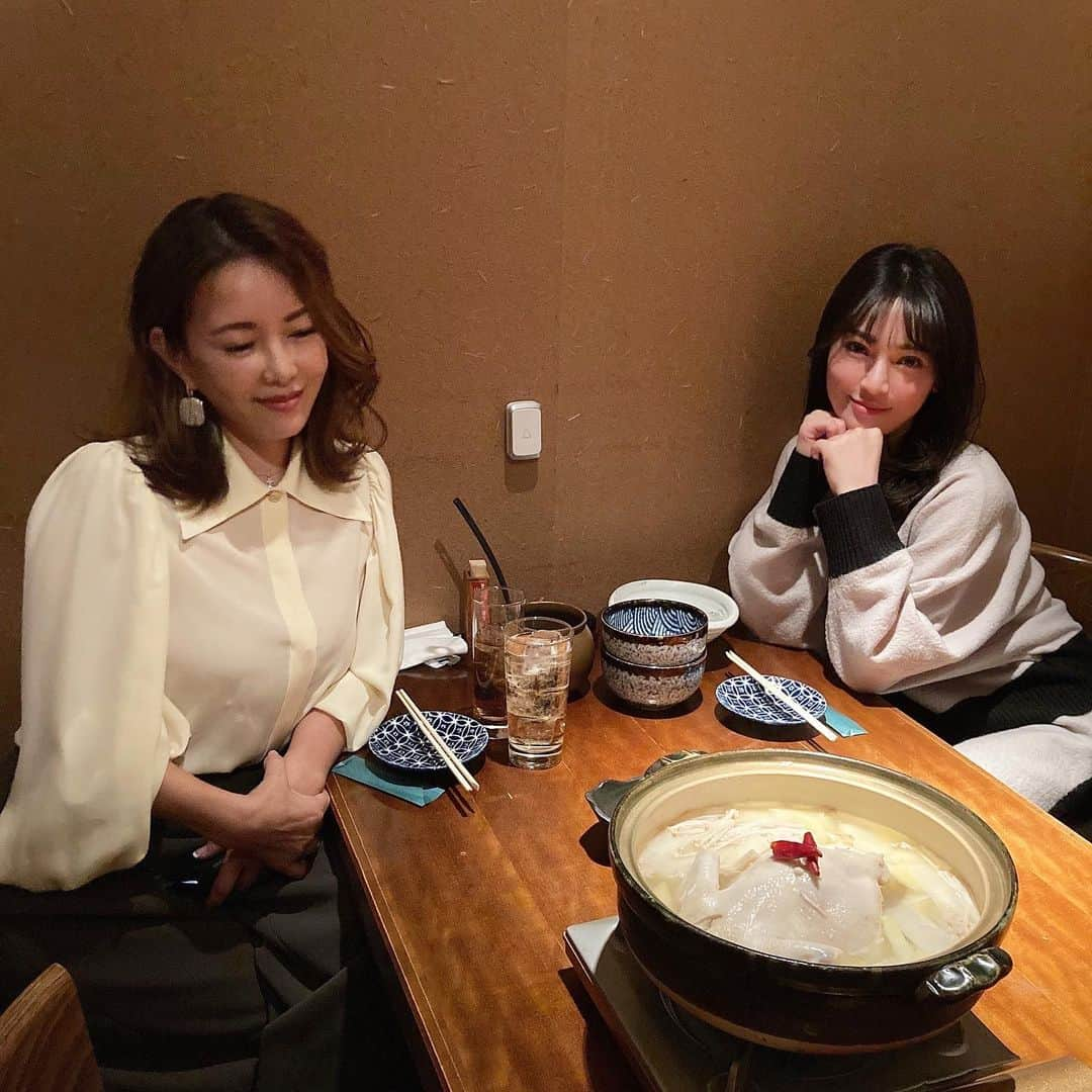 竹村真琴さんのインスタグラム写真 - (竹村真琴Instagram)「* ゆっくり外食したいパート② タッカンマリのお店🐓 一羽丸ごとを店員さんがハサミで切って取り分けてくれます✂️ コラーゲンたっぷりで栄養満点😊 美容と健康にバッチリなメニュー😊 ヘルシーで美味しくておすすめのお店です🐓💕 . . . @azabu.takkanmari1210  #麻布タッカンマリ #タッカンマリ #麻布十番グルメ #六本木グルメ #栄養満点 #コラーゲン #美肌ケア #美肌レシピ #ヘルシー #ヘルシーメニュー #鶏肉 #鳥肉 #鶏肉料理 #鶏 #温活 #温活レシピ #韓国料理」2月16日 19時58分 - makototakemura_golf