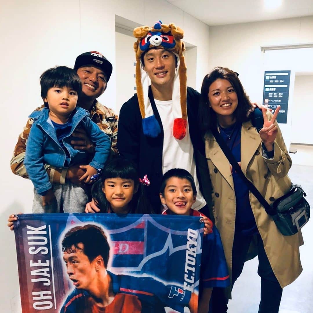 オ・ジェソクさんのインスタグラム写真 - (オ・ジェソクInstagram)「2019年の10月、大分で、大阪ファミリーと。 大阪から大分まで運転を9時間近くしてわざわざ試合の応援するために来てくださったあきさんのファミリー！試合も勝ってたし感謝したい思い出の一つ。」2月16日 20時01分 - jaesuk_oh