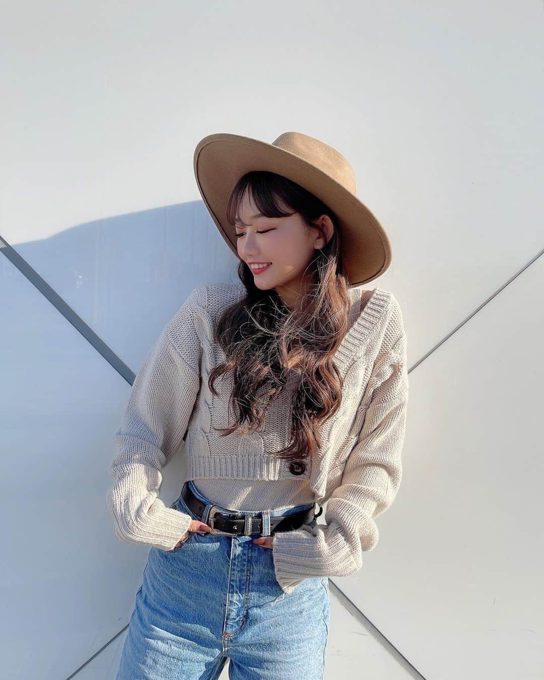 加藤夏歌のインスタグラム：「♡♡ . 今日の私服さん🥺 珍しいコーデしてみたから写真撮ってみた📷 たまにはいつもと違う系統着ると気分あがる😍 . お洋服はタグ付けしてるよん🏷」