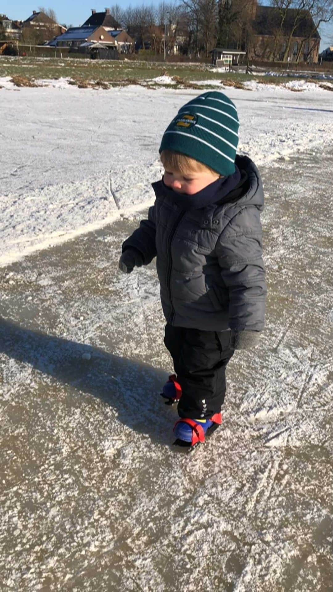 ヘザー・リチャードソンのインスタグラム：「Brent’s first natural ice ❄️❤️」