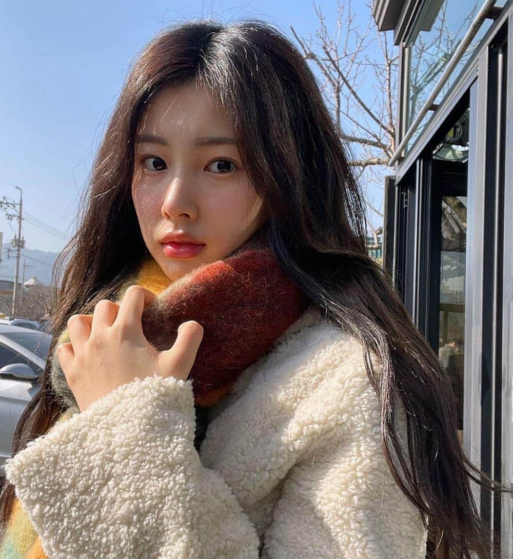 カン・ヘウォンさんのインスタグラム写真 - (カン・ヘウォンInstagram)「Imagine dating Kang Hyewon 🌻  Read the first word again. 🤭 _._ [#IZONE #HYEWONIZONE#PRODUCE48#PD48#프로듀스48#MNET#KANGHYEWON#HYEWON#강혜원#Kpopdol#likeforfollow#followforlike#like4like#l4l]」2月16日 20時18分 - hyewon__izone