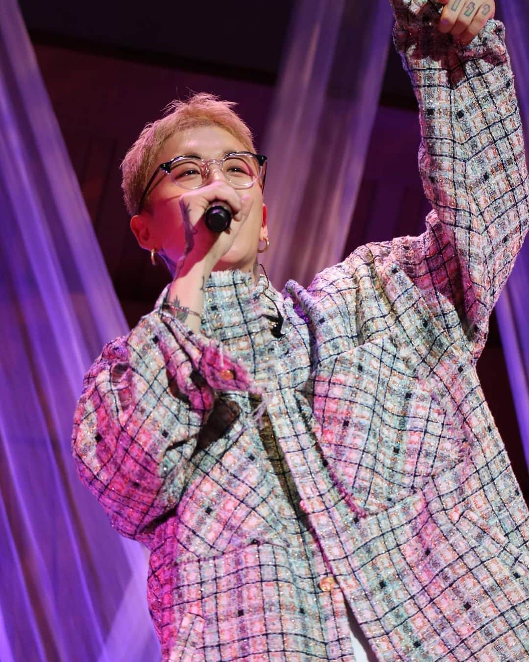 のインスタグラム：「📀まもなく締切❗Block B TAEIL SOLO LIVE  2019「TALE 20 IN JAPAN」DVD絶賛ご予約受付中だBee～🐝✨抽選特典もございますので、皆さんお見逃しなくだBee～🎶🙌✨﻿ ﻿﻿ ⏰予約受付締切﻿ 2月18日(木)23:59﻿﻿ ﻿﻿ ▼販売サイト(WORD MARKET)にて予約受付中♥️﻿﻿﻿ https://worldmarket.jp/﻿﻿﻿ ﻿﻿ #BLOCKB #TAEIL #テイル」