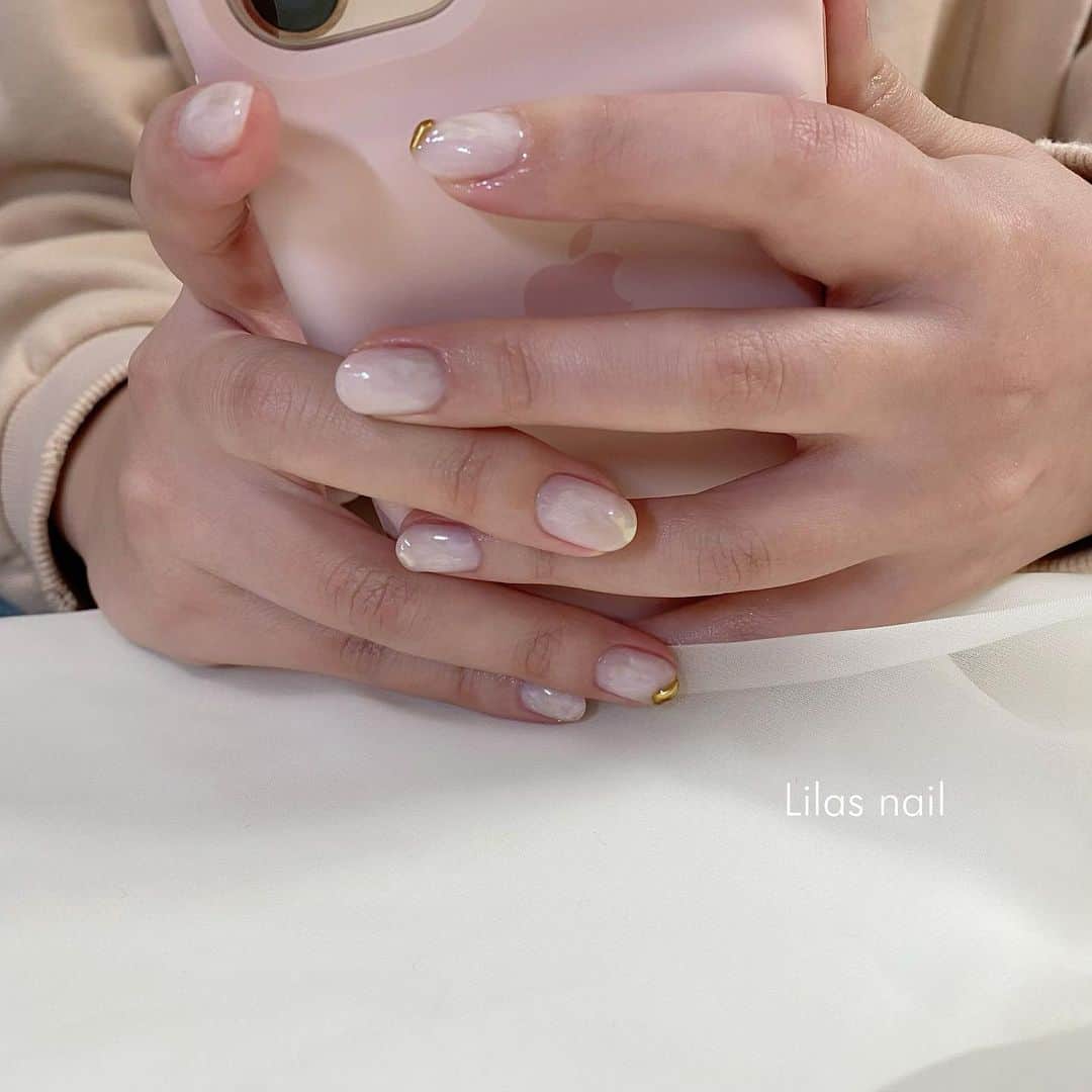 makoのインスタグラム：「* 🤍🥚🤍 #girlynail #ガーリーネイル #ミラーネイル #glitternail #젤네일 #젤네일아트 #젤네일전문 #フレンチガーリー  #ギンガムチェック #ギンガムチェックネイル #オーダーチップ #ブライダルネイル #ワイヤーネイル  #セルフネイル #스누피네일아트 #左右非対称ネイル #ちょうちょネイル #蝶々ネイル #ヴィンテージネイル #水滴ネイル #オーロラネイル #フレンチネイル #冬ネイル #マットネイル #韓国ネイル」