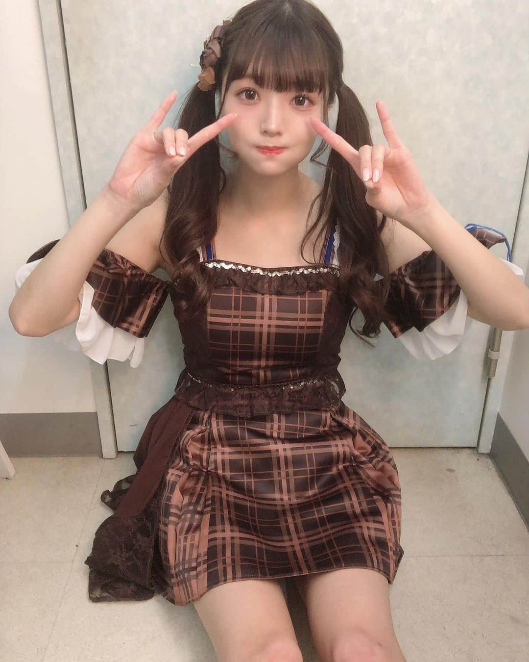 林あやののインスタグラム：「衣装交換🌈 青色担当あおいあやのさん💙  #虹色の飛行少女 #アイドル #idol #ライブ #衣装 #ツインテール #japanesegirl #좋아요」