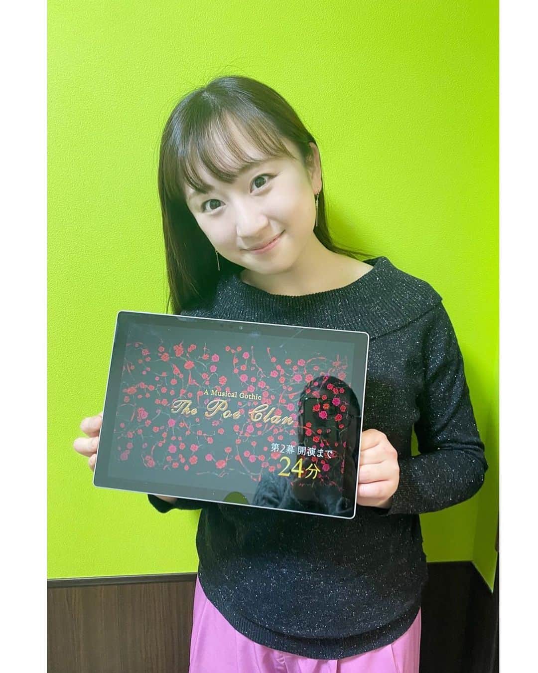茉玲さや那のインスタグラム：「﻿ ﻿ 【ポーの一族】ライブ配信を観劇‪‪させて頂きました‪‪‪‪☺︎‬  もう。。﻿ 幸せすぎました、最高すぎましたっ🌹✨✨﻿ ﻿ 感想を書いてたら﻿ とてつもなく長〜くなってしまって。。﻿ なので あえてここでは書きませんっっ!!!笑﻿ ﻿ ﻿ ここからここ、早替えしてたなぁ〜とか﻿ この場面、沢山自主稽古したなぁ〜とか…﻿ いろんなことを思い出し ﻿ とっても懐かしかったのでした☺️﻿ ﻿ ﻿ #ポーの一族﻿ #極上の美﻿ #休憩時間に記念撮影 ﻿ ﻿  ﻿」