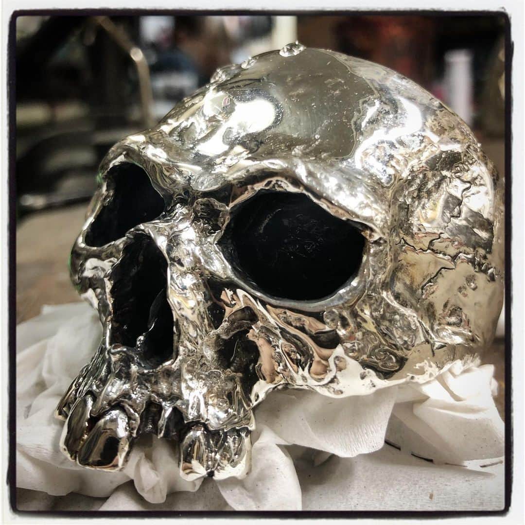クレイジーピッグさんのインスタグラム写真 - (クレイジーピッグInstagram)「Go bigger 💀 #skull #cuff #gothic #jewellery #skullart」2月16日 20時47分 - crazypigdesignslondon