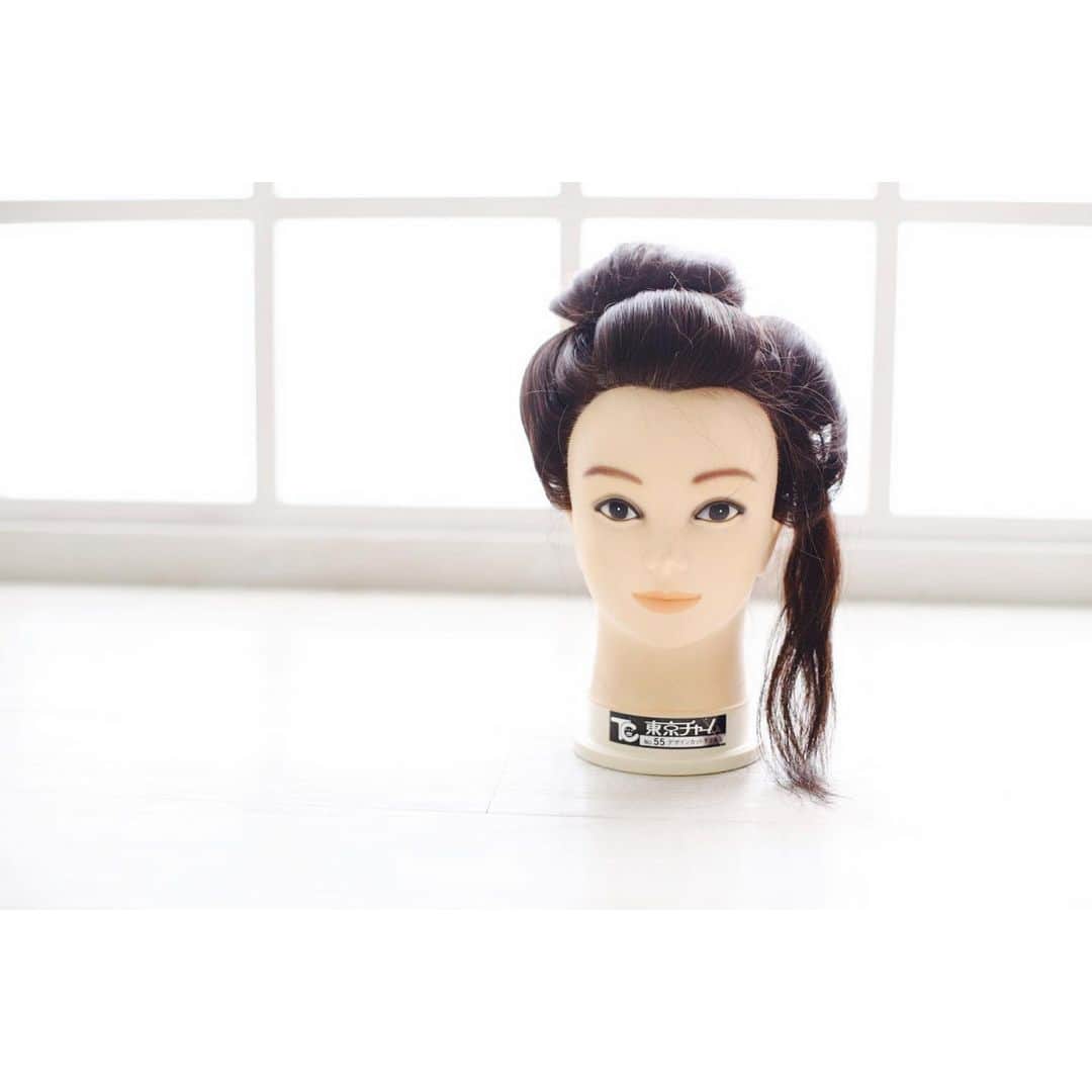 スタジオシエル 印西店のインスタグラム：「🗣さらに振袖展示会やるよ！ ヘアメイク体験あります！ どんなヘアメイクでもおっけーです😂  2月19日〜21日の３日間限定♡  たくさんの振袖と小物が いっーぱい選べます🕺🏻  是非お待ちしております♩  .  #スタジオシエル  #スタジオシエル印西店 #振袖  #振袖コーデ  #千葉県振袖レンタル  #ヘアメイク  #ヘアアレンジ  #千葉振袖レンタル  #アップスタイル  #fff  #写真館  #振袖写真館  #カメラ女子  #印西 #振袖レンタル  #ネイルデザイン  #ドライフラワー #振袖帯結び  #成人式 #成人式前撮り #成人式ヘアセット  #振袖前撮り #成田振袖  #八千代振袖 #白井振袖  #印西振袖」