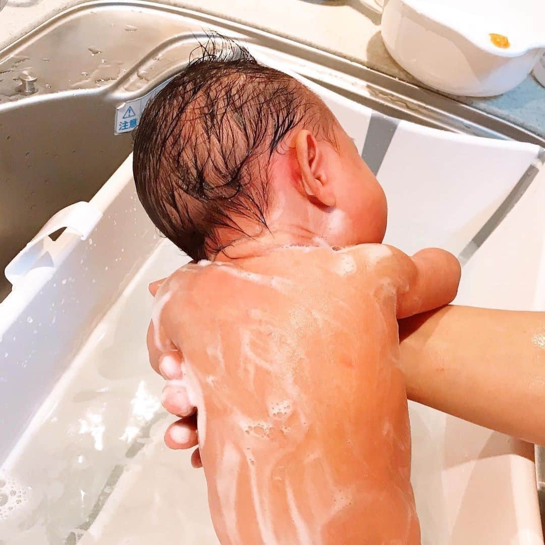 Stokke Japanさんのインスタグラム写真 - (Stokke JapanInstagram)「ストッケジャパンのIGTV🖥️では、助産師による沐浴セミナーなどを「出産準備オンラインセミナー」として配信しています。⠀ 🔰最新の沐浴法「アウトバス沐浴」とは？⠀ 🔰「まあるい抱っこ」ってどうやるの？⠀ その他たくさんのコンテンツを配信していますので、ぜひ一度チェックしてみてくださいね。⠀ IGTVはアカウントトップよりどうぞ→ @stokkejapan⠀ 　⠀ 📷@rrrlooo⠀ 写真使用製品：フレキシバス（ホワイト）⠀ ⠀ #ストッケ #フレキシバス #出産準備 #アウトバス #沐浴セミナー」2月16日 21時00分 - stokkejapan
