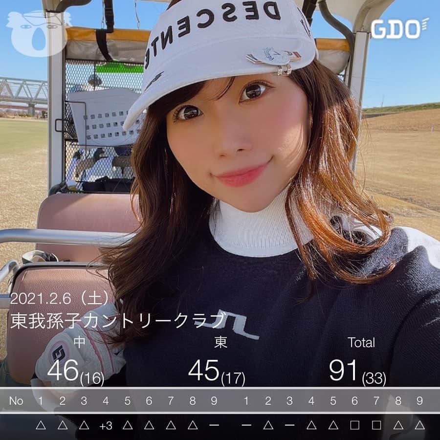MOMOのインスタグラム：「この間のラウンド😌⛳️  この日もアプローチとパターが良くてスコアが纏まりました❣️ 途中バンカーで3打も叩いてこのスコアは上出来😎😎  アプローチの打ち方を教えてもらってからアプローチがどんどん安定してきた🥺  2枚目は郵送から返ってきたドライバー😩😩 まさかの折れてました。。 今週末もラウンドなのに、ドライバーがないよ〜😭😭😭😭  どうしよう🥲🥲  #打ちっぱなし   #ゴルフ女子 #ゴルフウェア #ゴルフコーデ #ゴルフ好きな人と繋がりたい #ゴルフ好き #ゴルフ初心者  #ゴルフ男子と繋がりたい #ゴルフ場 #golf #golfwear #ゴルフコース #golfgirl #golfswing #골프 #golfstagram  #골프여자 #平日ゴルフ #平日ゴルファー #ゴルフうまくなりたい #ゴルフばか」